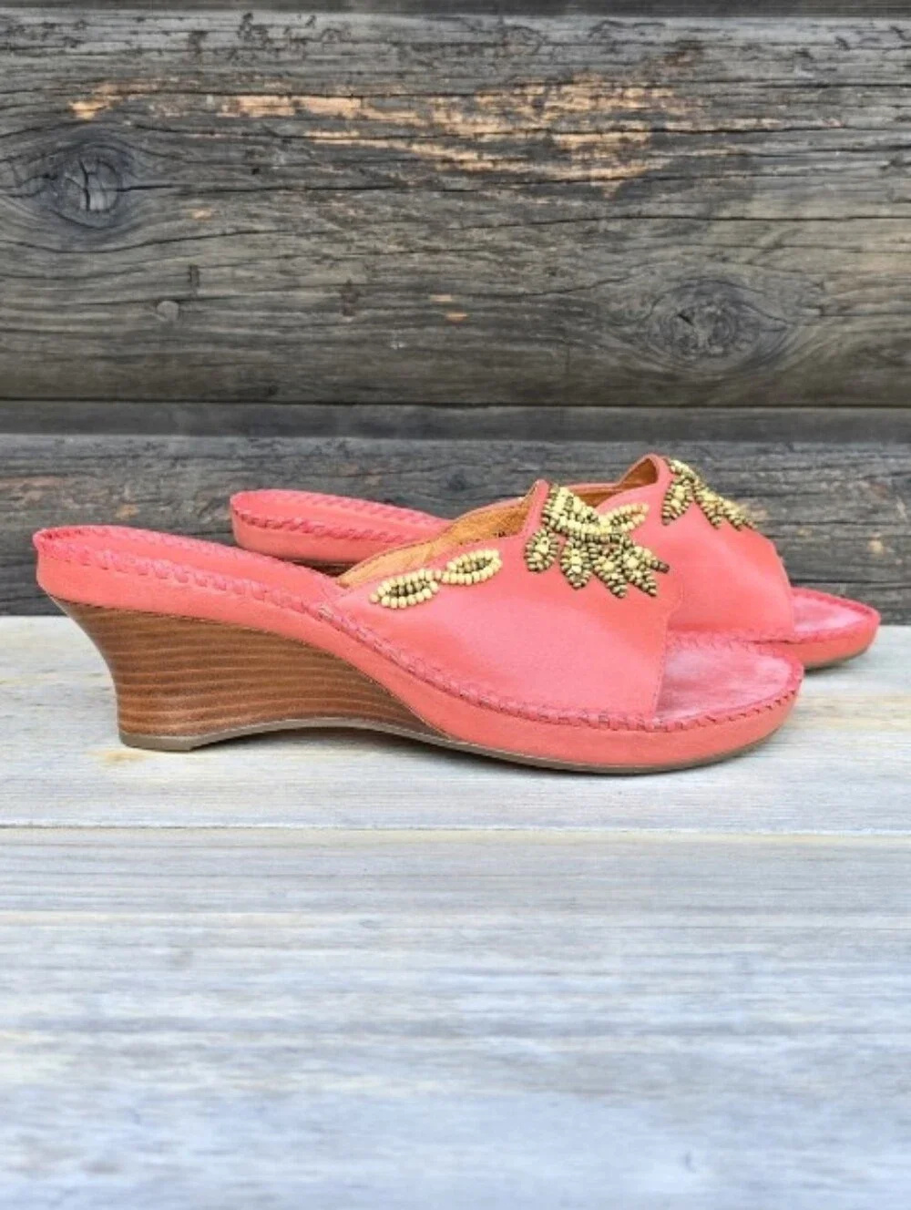 Clarks Artisan NEW Empress Y2K Coastal Boho Coral Beaded Wedge Slide Sandals 7M